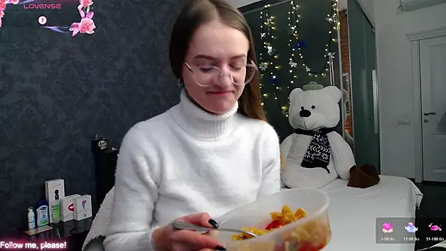 KateJonson online show from November 21, 2025, 7:29 am