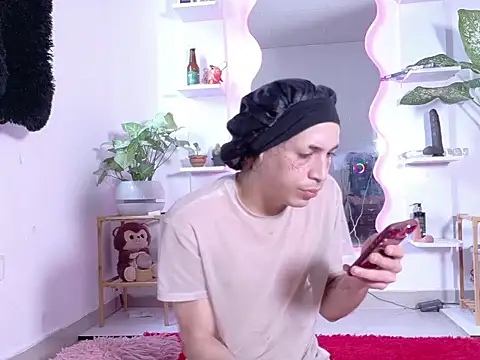 Snapshot of hairy21dick chatting on May 5, 2026, 12:46 pm hairy21dick online show from May 5, 2026, 12:46 pm
