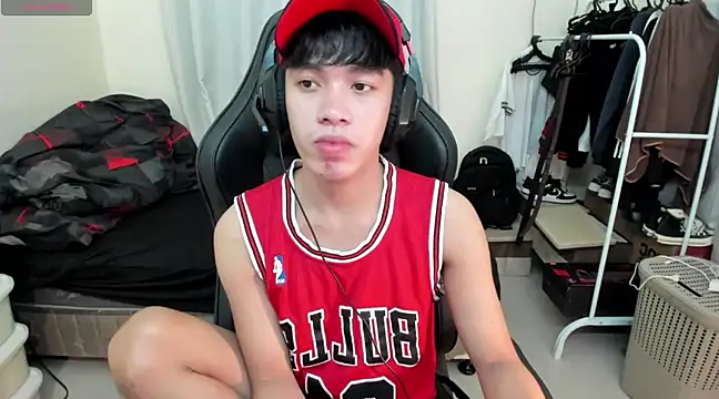 Snapshot of Lightjt04 chatting on March 15, 2025, 12:47 am Lightjt04 online show from March 15, 2025, 12:47 am