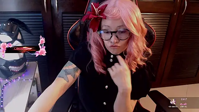 pink-2022 online show from April 29, 2026, 5:30 pm