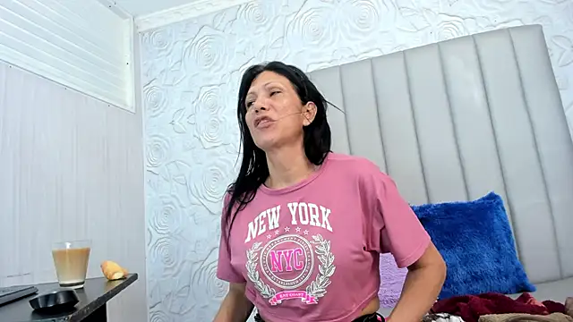 Cleopatra Trans online show from January 17, 2026, 1:16 pm