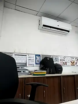 Desi Londa 143 online show from October 14, 2025, 4:46 am