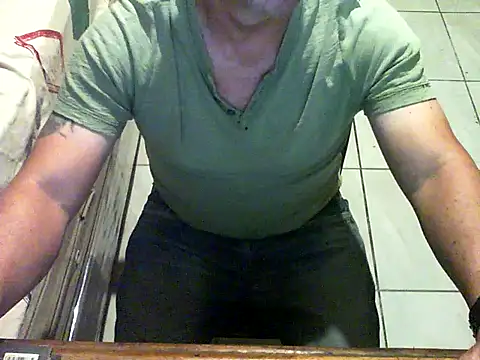 reventador 46 online show from December 17, 2024, 3:28 am