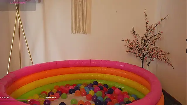 bunnycuteshy online show from October 6, 2025, 2:25 pm