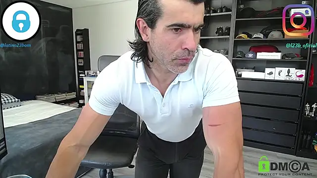 samricci21 online show from March 27, 2026, 11:54 am