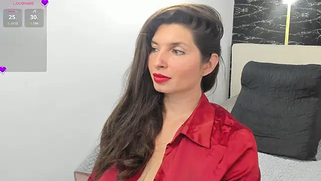 Snapshot of Azahara_Amin_ chatting on May 19, 2026, 5:08 pm Azahara Amin online show from May 19, 2026, 5:08 pm