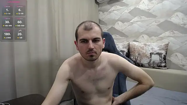 Snapshot of SerzhKorol1 chatting on July 4, 2026, 10:32 am SerzhKorol1 online show from July 4, 2026, 10:32 am