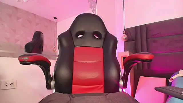 arletmss online show from March 15, 2025, 12:02 pm