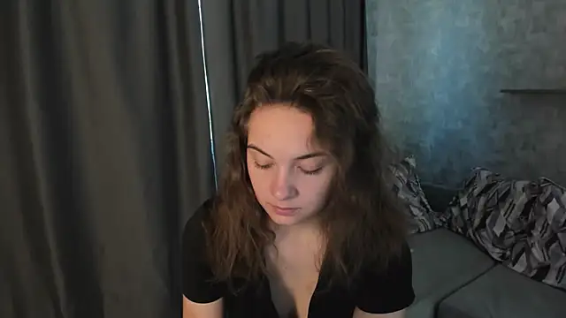 Snapshot of KristinaLoison chatting on May 18, 2026, 12:11 pm KristinaLoison online show from May 18, 2026, 12:11 pm