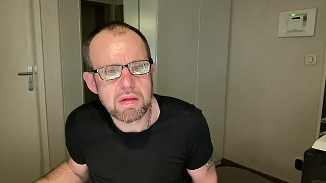 FABIOGLASSES online show from February 24, 2026, 10:30 pm