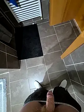 nicoco5757 online show from April 21, 2026, 2:12 pm