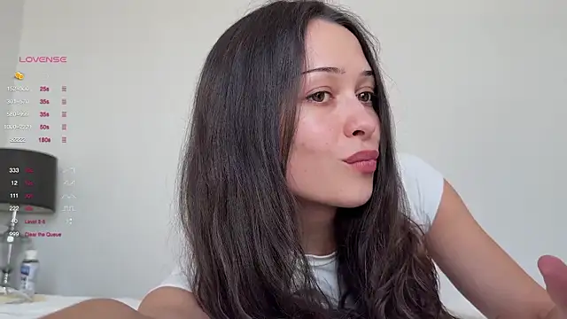 mo1ly online show from February 15, 2026, 8:24 am