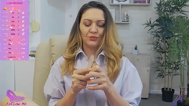 EllaMilf  online show from January 30, 2025, 11:22 am