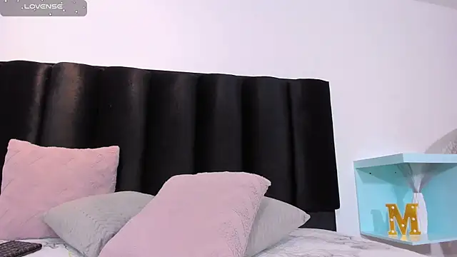 MauraGray online show from January 13, 2025, 2:28 am