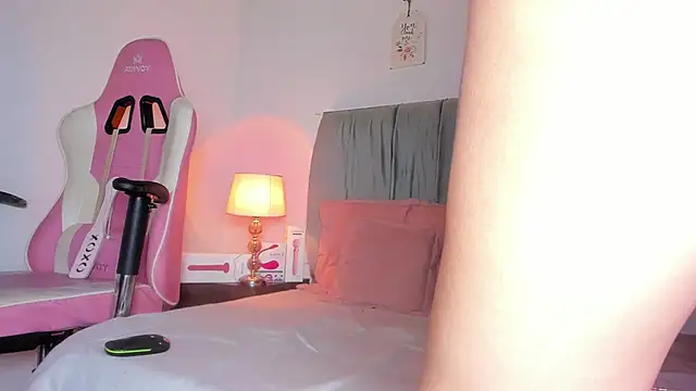 Valentinamolina  online show from January 10, 2026, 8:32 pm