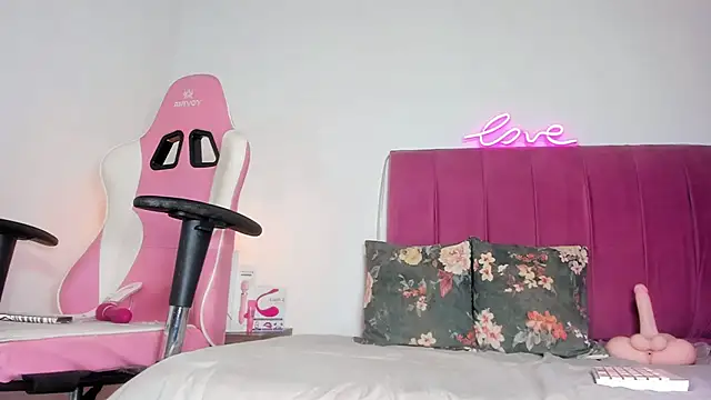 Snapshot of Valentinamolina_ chatting on June 26, 2026, 8:02 pm Valentinamolina online show from June 26, 2026, 8:02 pm