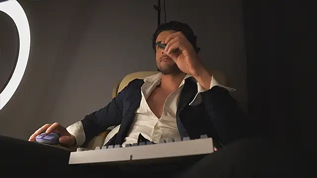 Keen   Luckystrike online show from March 2, 2025, 9:01 pm