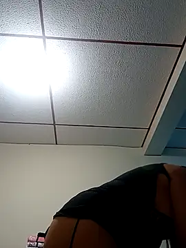 kelly dirty  online show from March 10, 2026, 2:44 pm