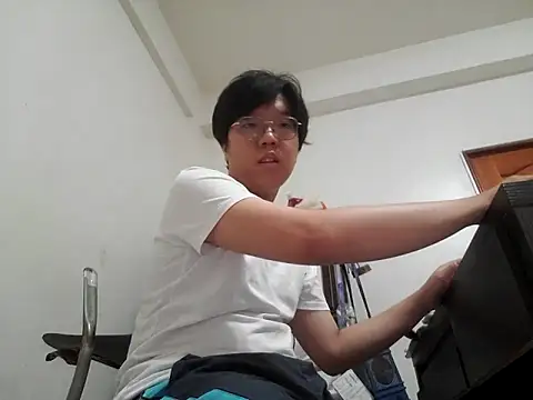 ksshp9502 online show from September 16, 2025, 1:01 pm