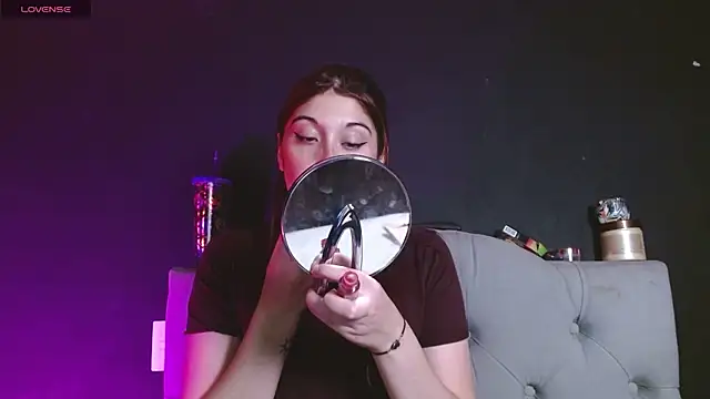 Red-moon1 online show from April 9, 2026, 5:29 am