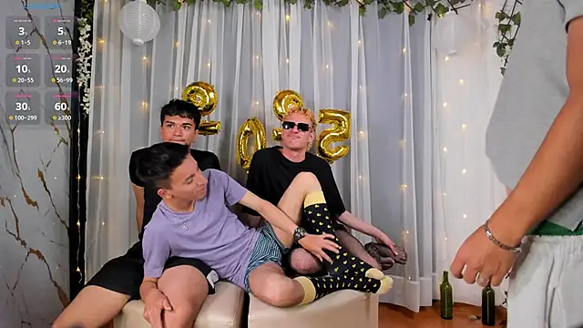 Snapshot of EuphoriaBoys chatting on January 3, 2025, 7:50 pm EuphoriaBoys online show from January 3, 2025, 7:50 pm