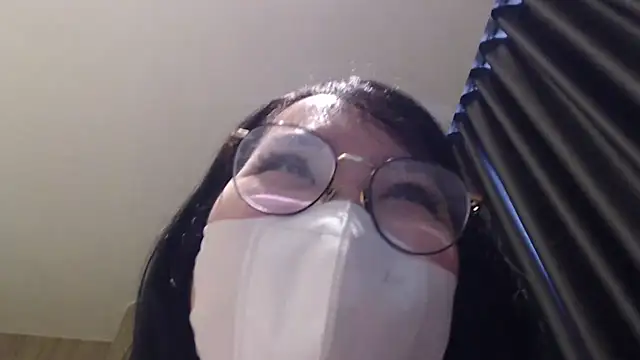 Onee-Chew online show from October 11, 2025, 3:06 am