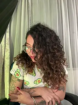 Snapshot of Samantha_Bernardo chatting on February 7, 2026, 3:10 am Samantha Bernardo online show from February 7, 2026, 3:10 am