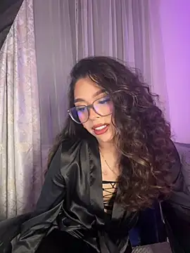 Samantha Bernardo online show from April 9, 2026, 3:50 am