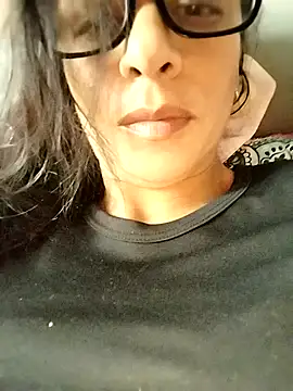 Snapshot of _EvaQueen chatting on November 13, 2025, 10:08 pm EvaQueen online show from November 13, 2025, 10:08 pm