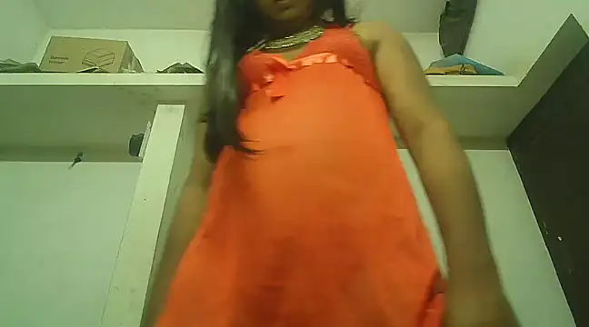 Snapshot of Akhilamolu_the_transsissy chatting on December 19, 2024, 5:50 pm Akhilamolu the transsissy online show from December 19, 2024, 5:50 pm