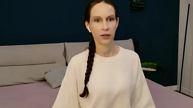 Mila Anders online show from April 19, 2026, 4:34 am