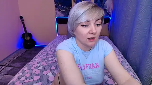 BlondPearl online show from September 14, 2025, 8:30 pm