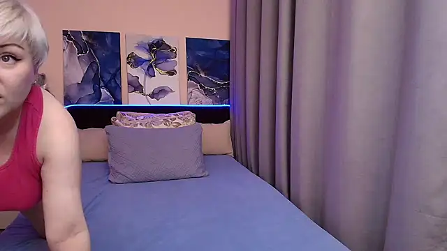 Snapshot of BlondPearl chatting on July 10, 2026, 9:39 pm BlondPearl online show from July 10, 2026, 9:39 pm