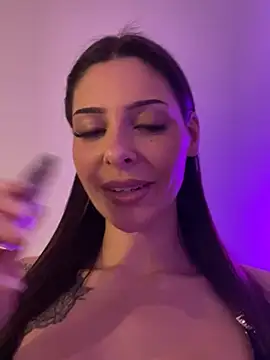 Snapshot of Sassy-Susie chatting on February 7, 2025, 8:31 pm Sassy-Susie online show from February 7, 2025, 8:31 pm