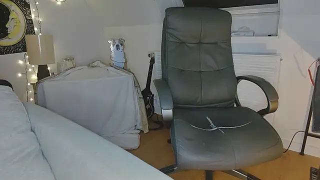 Nyl0nnickb0y online show from February 15, 2026, 7:54 pm