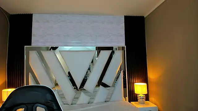 Linda4Petite online show from February 7, 2026, 6:22 pm