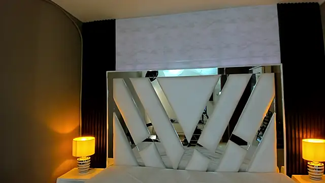 Linda4Petite online show from February 17, 2026, 6:03 pm