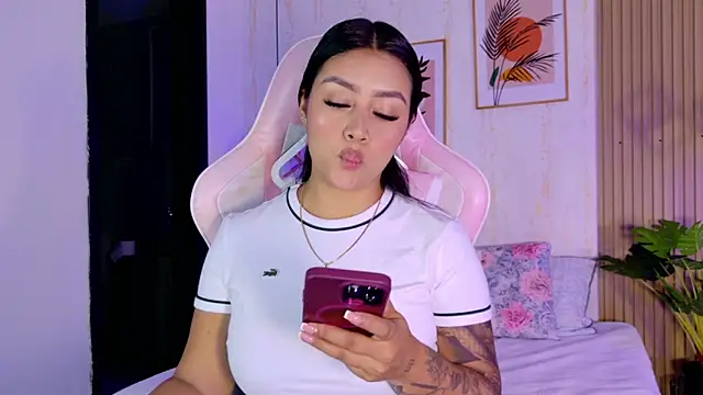 CameronCollins  online show from February 9, 2026, 7:51 pm