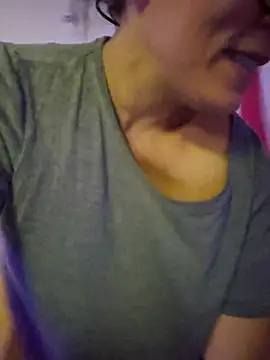 Ellie-L-Elizabeth online show from November 21, 2025, 11:58 pm