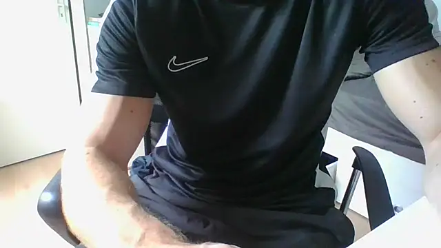 RamonJoosse2002 online show from June 17, 2026, 11:23 am