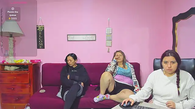 lesbiancuple online show from November 20, 2025, 1:39 am