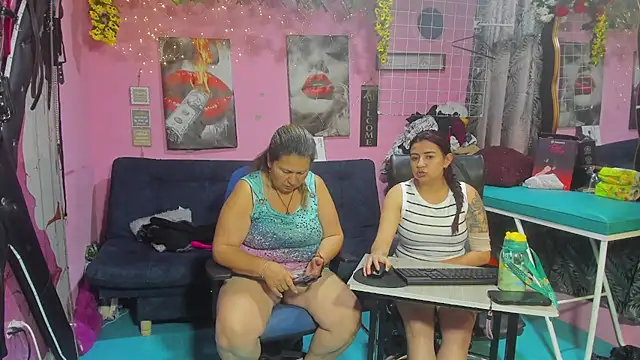 Snapshot of lesbiancuple chatting on June 11, 2026, 12:14 pm lesbiancuple online show from June 11, 2026, 12:14 pm