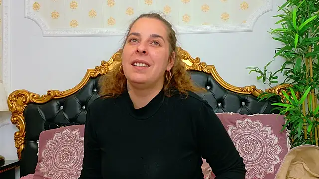 Snapshot of KarinaNoir chatting on May 5, 2026, 4:09 am KarinaNoir online show from May 5, 2026, 4:09 am