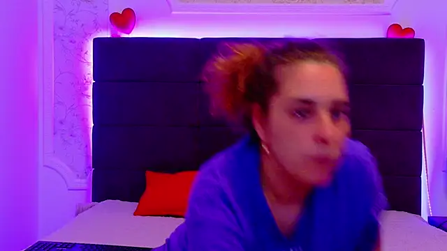 Snapshot of KarinaNoir chatting on May 20, 2026, 3:56 am KarinaNoir online show from May 20, 2026, 3:56 am