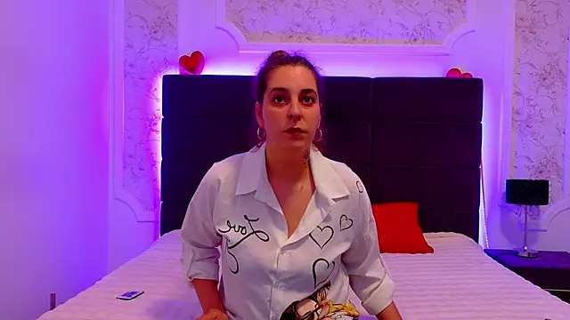 Snapshot of KarinaNoir chatting on May 25, 2026, 3:23 am KarinaNoir online show from May 25, 2026, 3:23 am