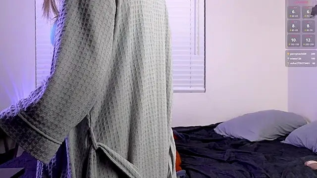 Snapshot of AriannaPena chatting on February 12, 2025, 1:52 am AriannaPena online show from February 12, 2025, 1:52 am