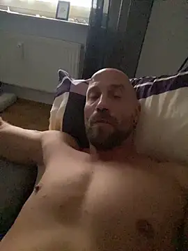 Snapshot of Toyboy471 chatting on November 16, 2025, 12:00 pm Toyboy471 online show from November 16, 2025, 12:00 pm