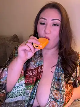 Snapshot of RosieDixx chatting on May 26, 2026, 5:47 am RosieDixx online show from May 26, 2026, 5:47 am