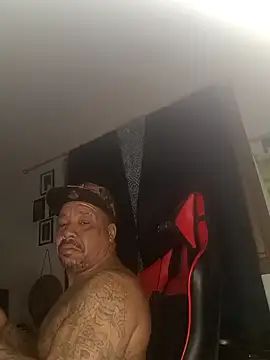 yellowwetfox online show from January 9, 2025, 2:01 am