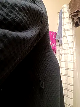 Snapshot of yellowwetfox chatting on March 4, 2026, 10:32 am yellowwetfox online show from March 4, 2026, 10:32 am